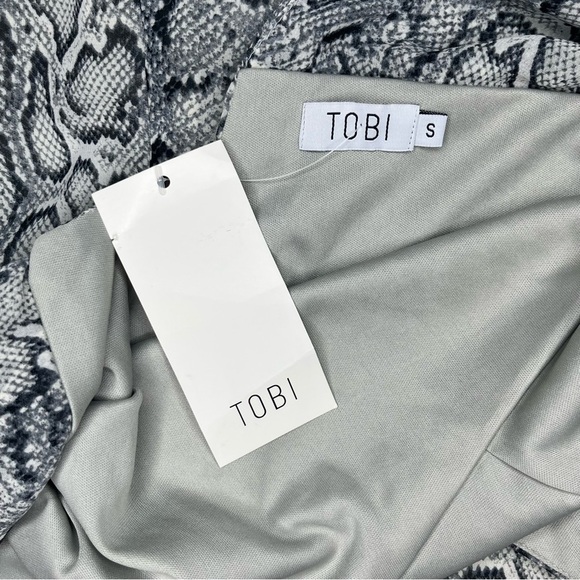 TOBI NWT Black and White Snakeskin Print Maxi Dress Size Small - Picture 13 of 15